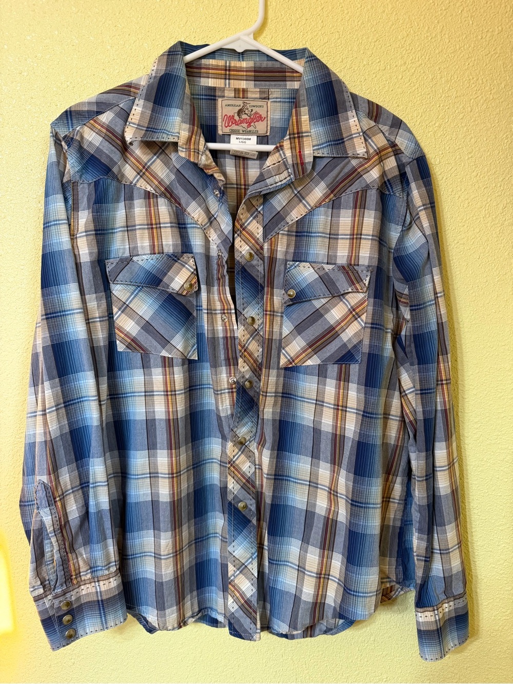 Wrangler Blue and Brown Plaid Men's Button-Down Western Shirt Pearl Snap